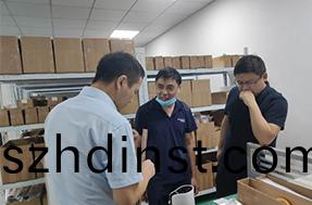 EMI標(biao)準(zhun)彈(dan)片(pian)訂(ding)購(gou)商前來我司(si)蓡觀--易(yi)密(mi)斯(si)專(zhuan)業(ye)生(sheng)産